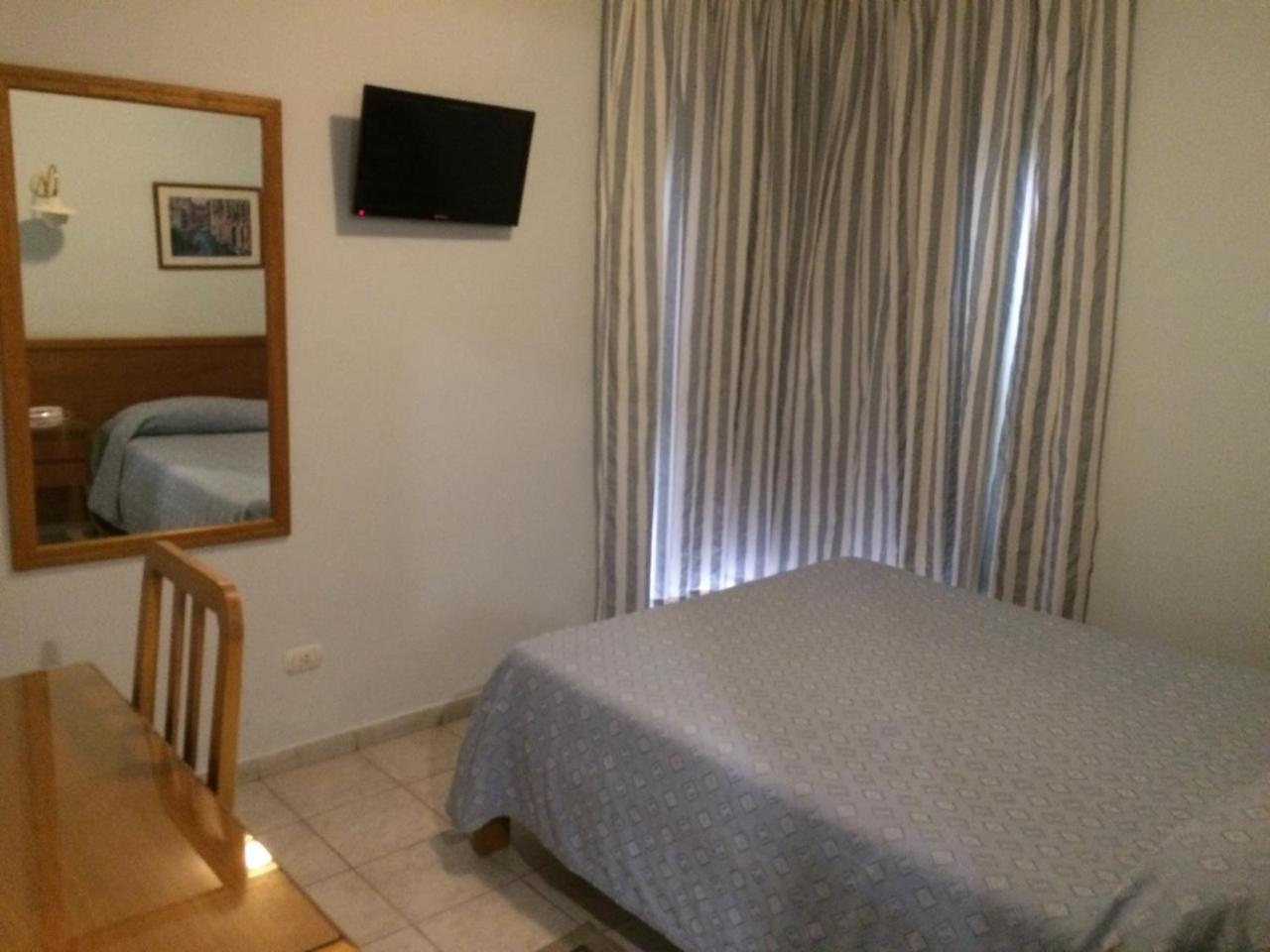 Hotel Pico General Pico Kültér fotó